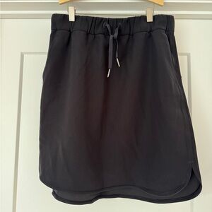 lululemon athletica Black On the Fly - Active Drawstring Skirt size 8